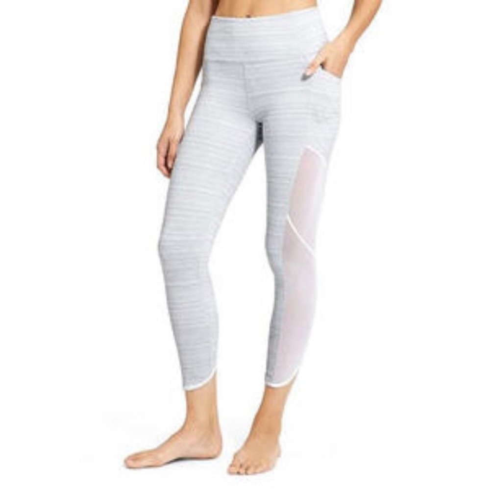 Athleta High Rise Jacquard Chaturanga Town Capri